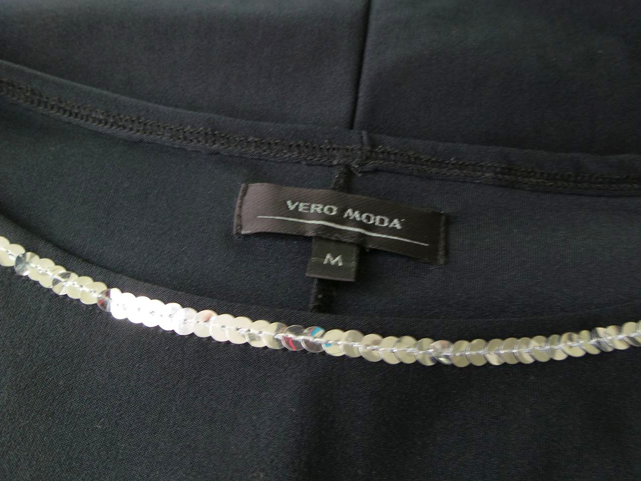 Vero moda Size M Color Czarny W łódkę Sukienka Prosta Bezrękawnik Midi