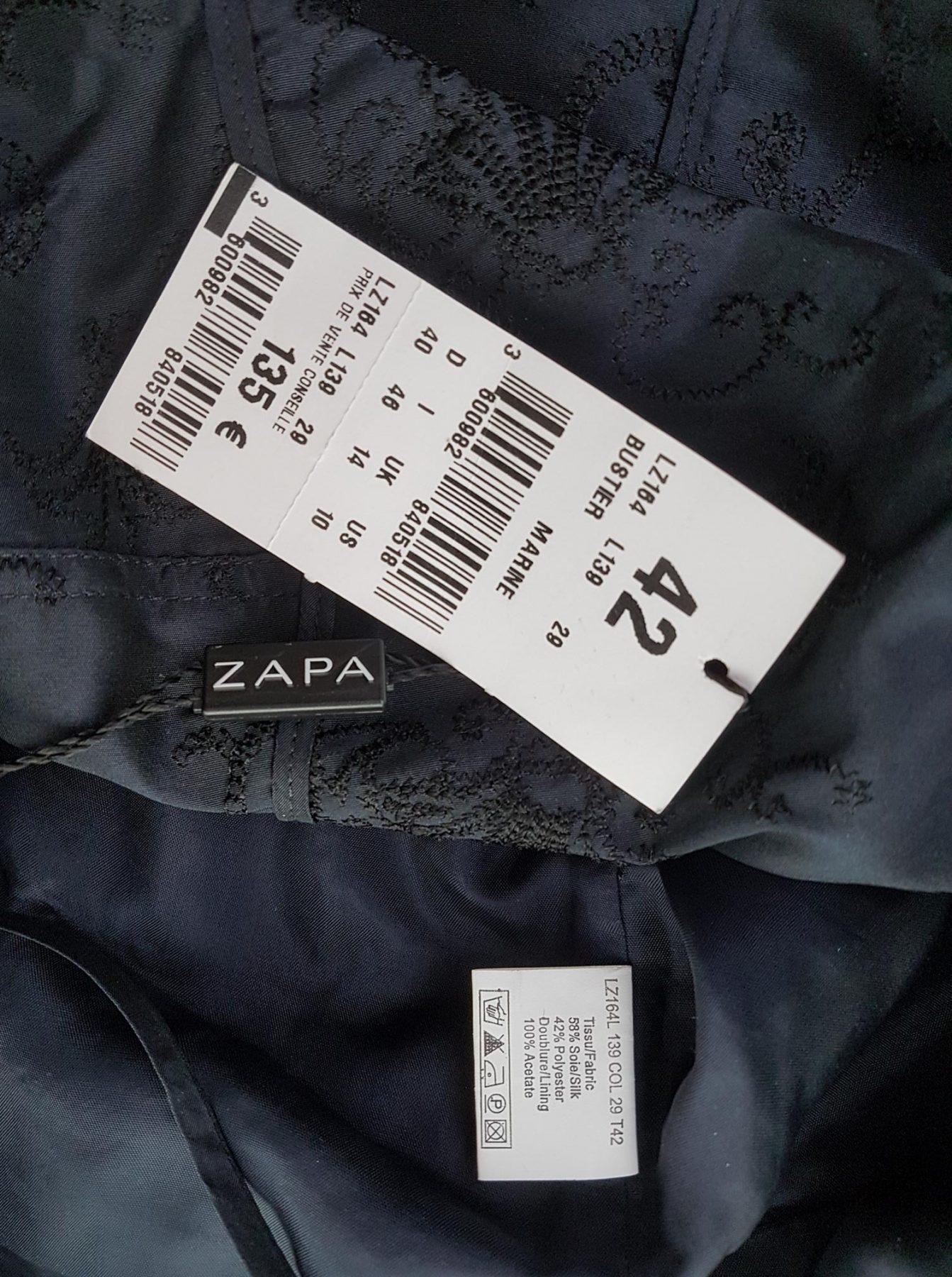 Zapa Size 42 Color Czarny Dekolt Serce Bluzka Bezrękawnik Fabric Jedwab