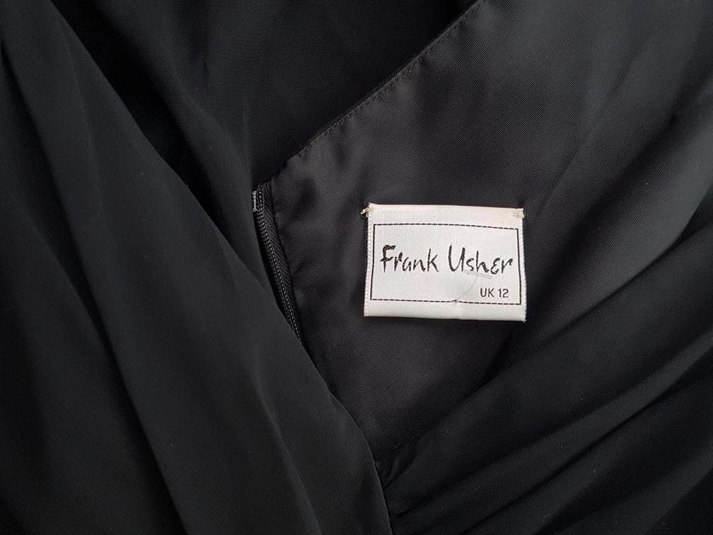 Frank Usher Size 38 Color Czarny W serek Sukienka Bodycon Bezrękawnik Do Kolan