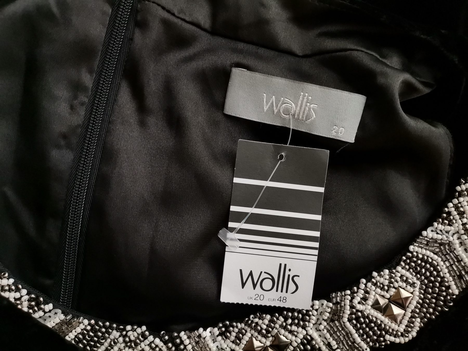 Wallis Size 20 (48) Color Czarny Okrągły dekolt Suknia Balowa Sukienka Wieczorowa Bezrękawnik Midi Fabric Wiskoza