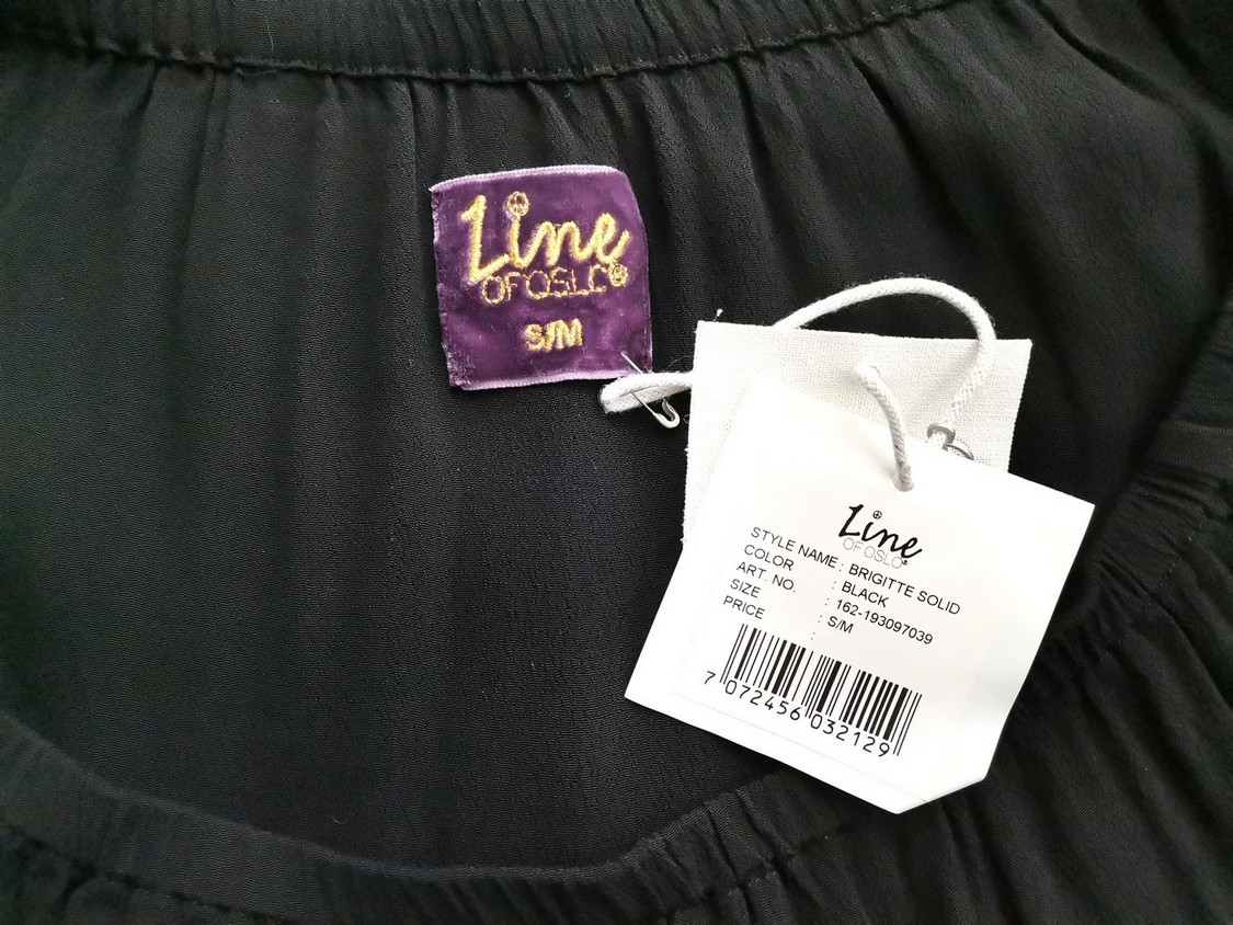 Line of Oslo Size S/M Color Czarny Dekolt U Bluzka Długi rękaw Fabric Wiskoza 100%