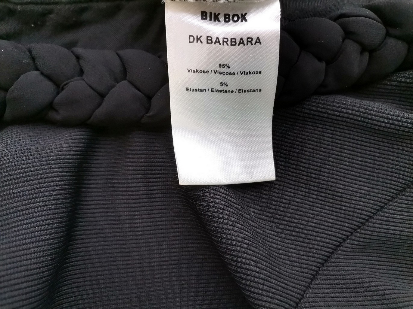 BIK BOK Size M Color Czarny Okrągły dekolt Sukienka Ołówkowa Bezrękawnik Do Kolan Fabric Wiskoza