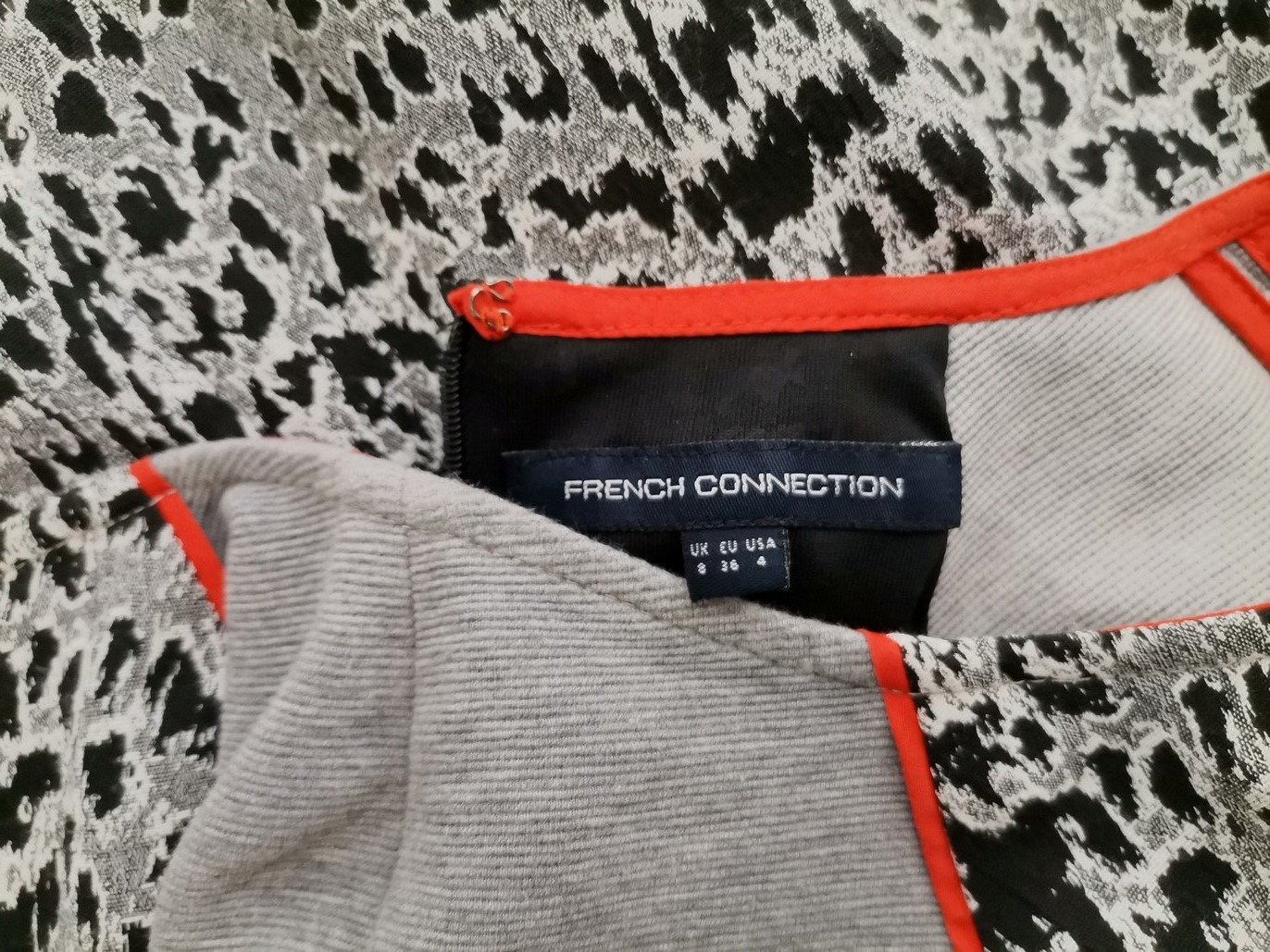 French connection Size 8 (36) Color Szary Panterka Okrągły dekolt Sukienka Prosta Krótki rękaw Do Kolan Fabric Wiskoza