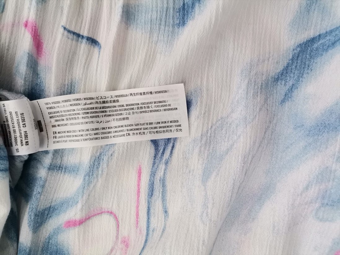 Hollister Size M Color Niebieski Okrągły dekolt Bluzka Długi rękaw Fabric Wiskoza 100%