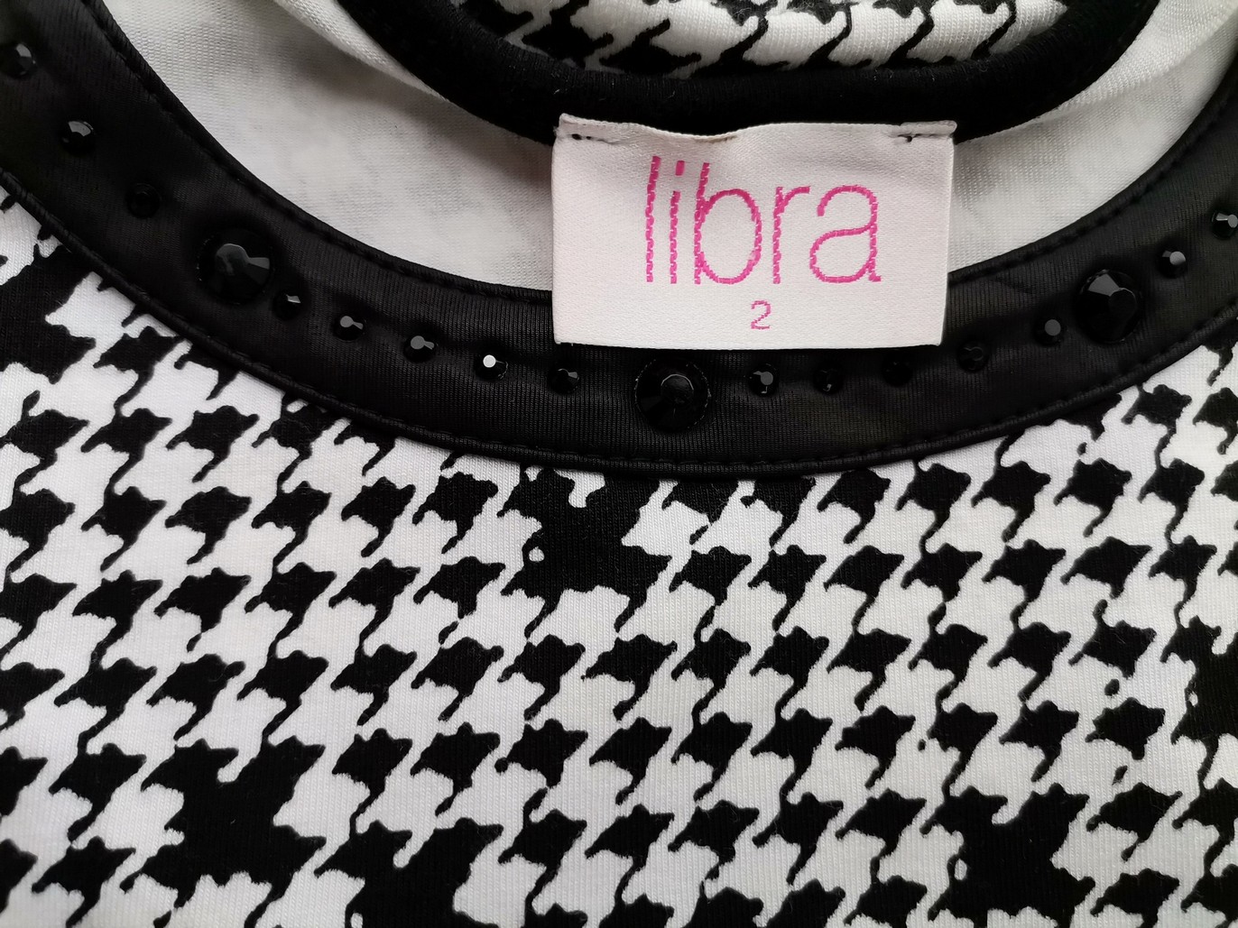 Libra Size 2 (38) Color Czarny Grochy Okrągły dekolt Bluzka Bezrękawnik Fabric Modal