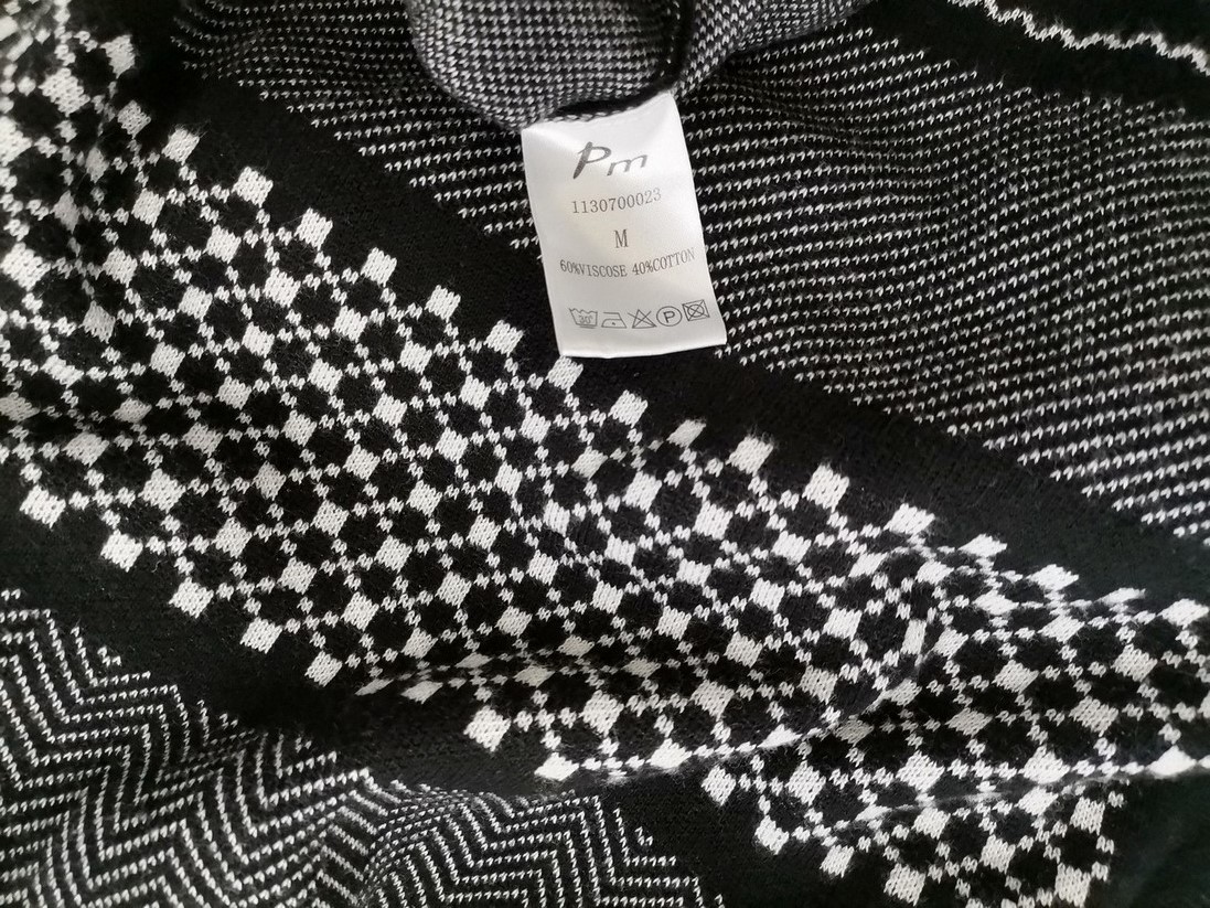 Andrea Size M Color Czarny Okrągły dekolt Sukienka Sweterkowa Długi rękaw Długa Fabric Wiskoza