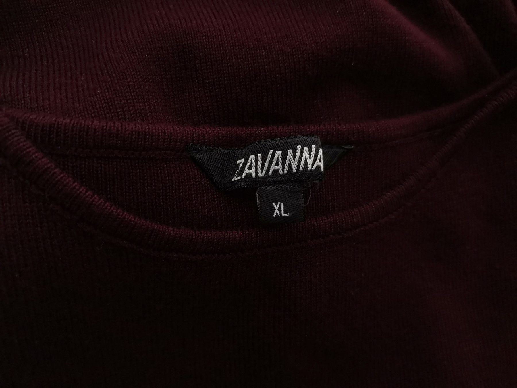 Zavanna Size XL Color Purpurowy Okrągły dekolt Sukienka Prosta Bezrękawnik Midi