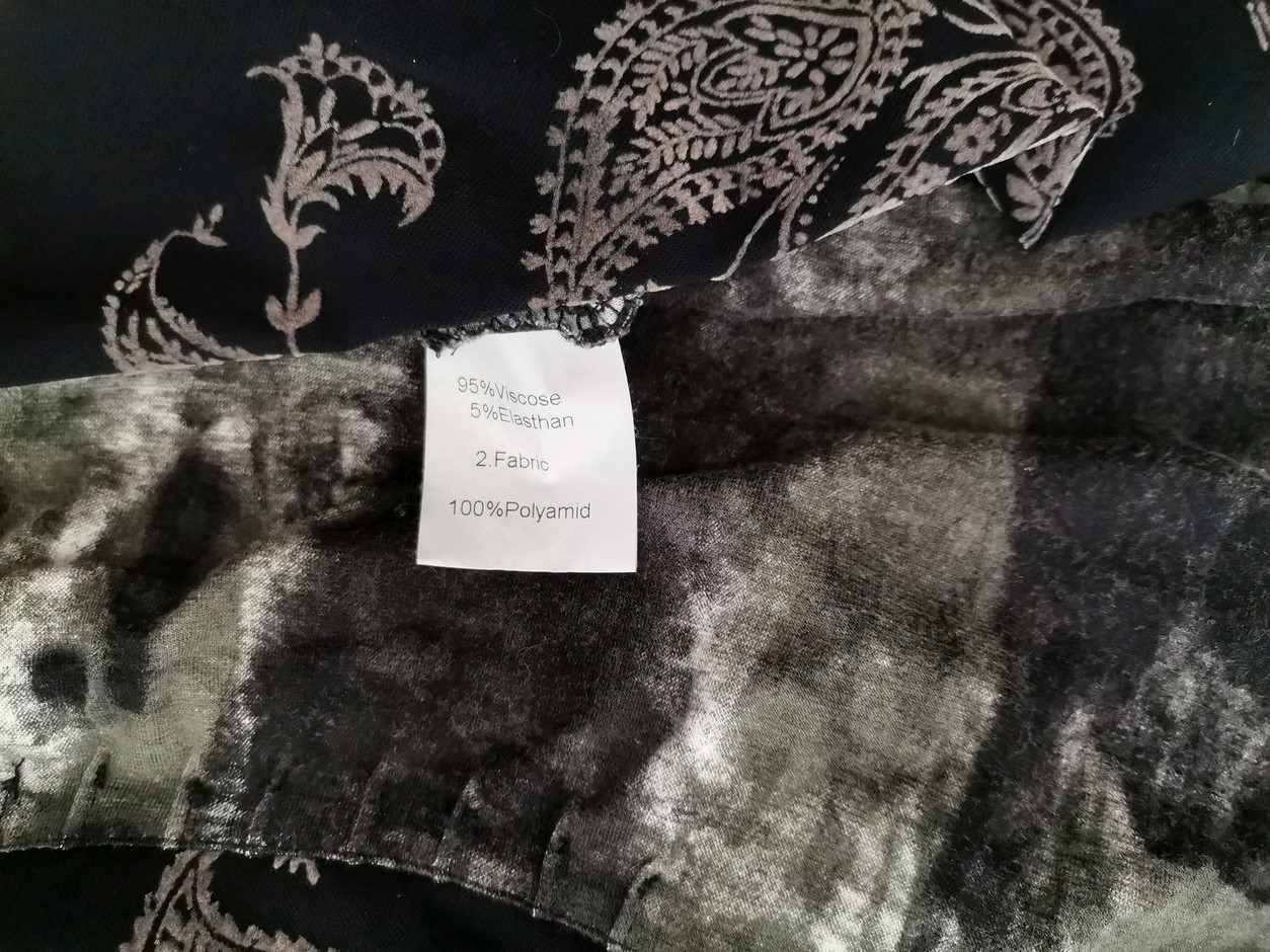 Mikko Size M Color Czarny Kwadratowy dekolt Sukienka Prosta Długi rękaw Do Kolan Fabric Wiskoza