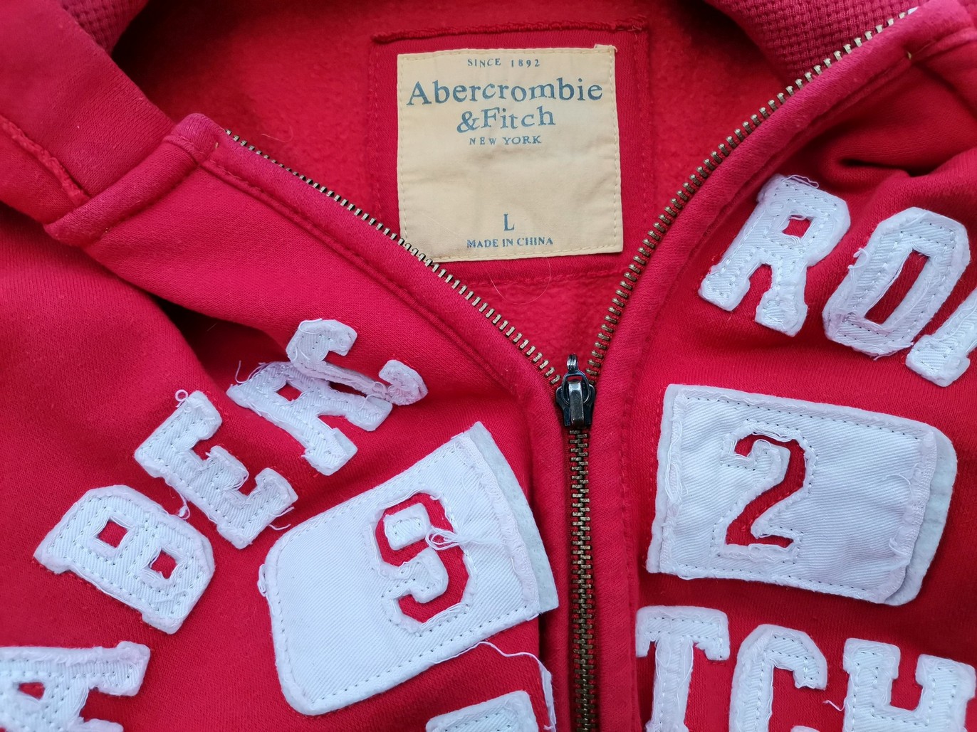 ABERCROMBIE & FITCH Size L Color Czerwony Bluza na suwak Długi rękaw Fabric Bawełna