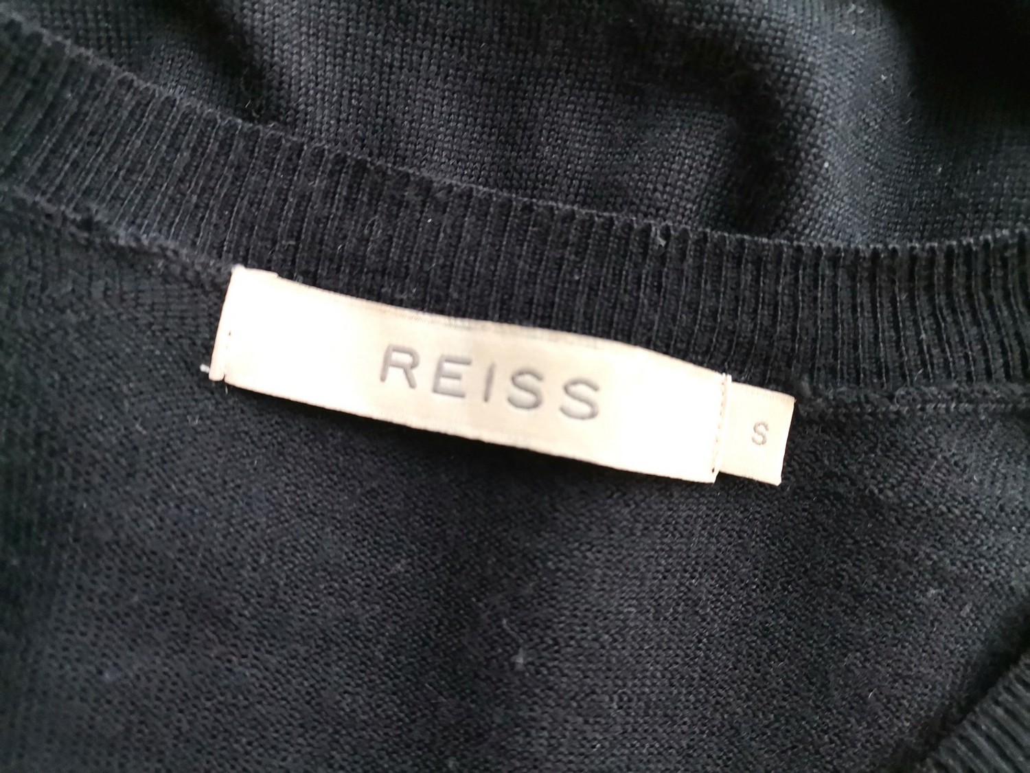 Reiss Size S Color Czarny W serek Sweter Długi rękaw Fabric Wełna Merino Cienka dzianina