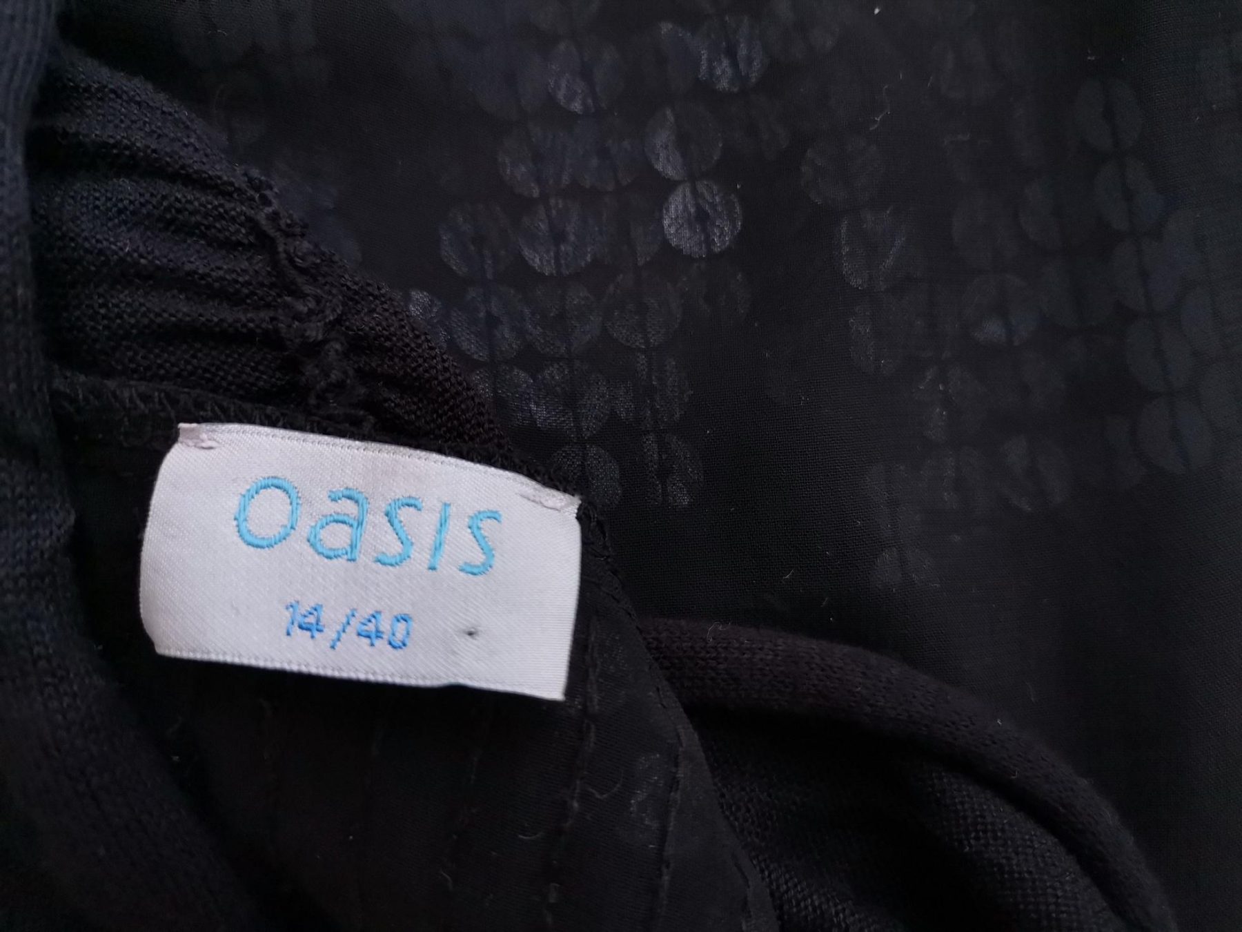 Oasis Size 14 (40) Color Czarny W serek Długi Otwarty Kardigan Krótki rękaw Fabric Wiskoza 100% Cienka dzianina