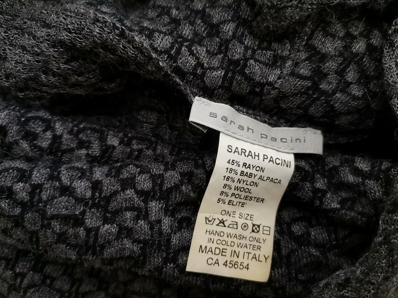 Sarah Pacini Size ONE SIZE (42/44) Color Szary Drapowany dekolt Sweter Długi rękaw Fabric Rayon