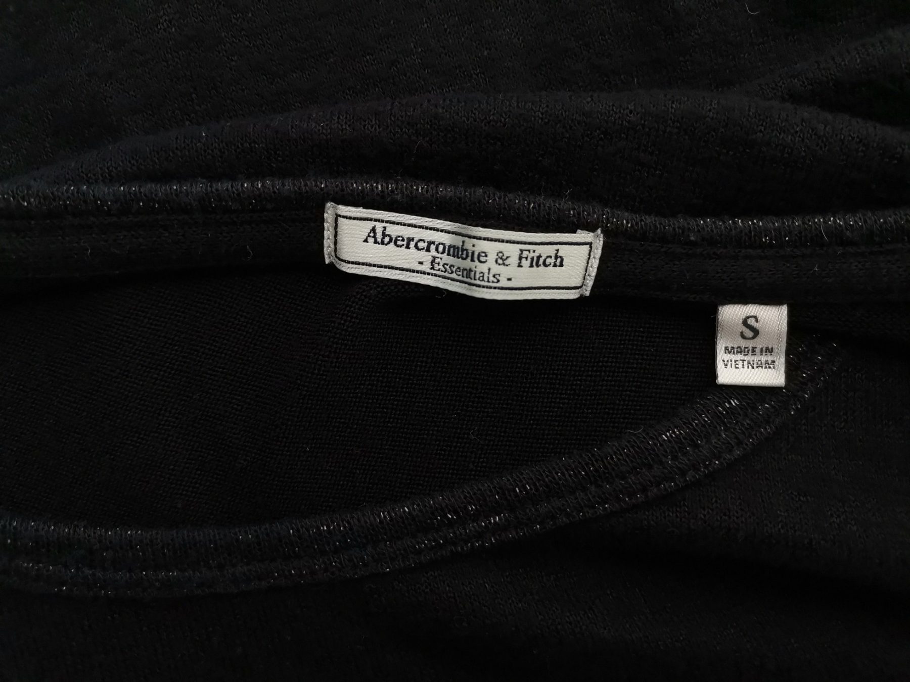 ABERCROMBIE & FITCH Size S Color Czarny Dekolt U Sweter Długi rękaw Cienka dzianina