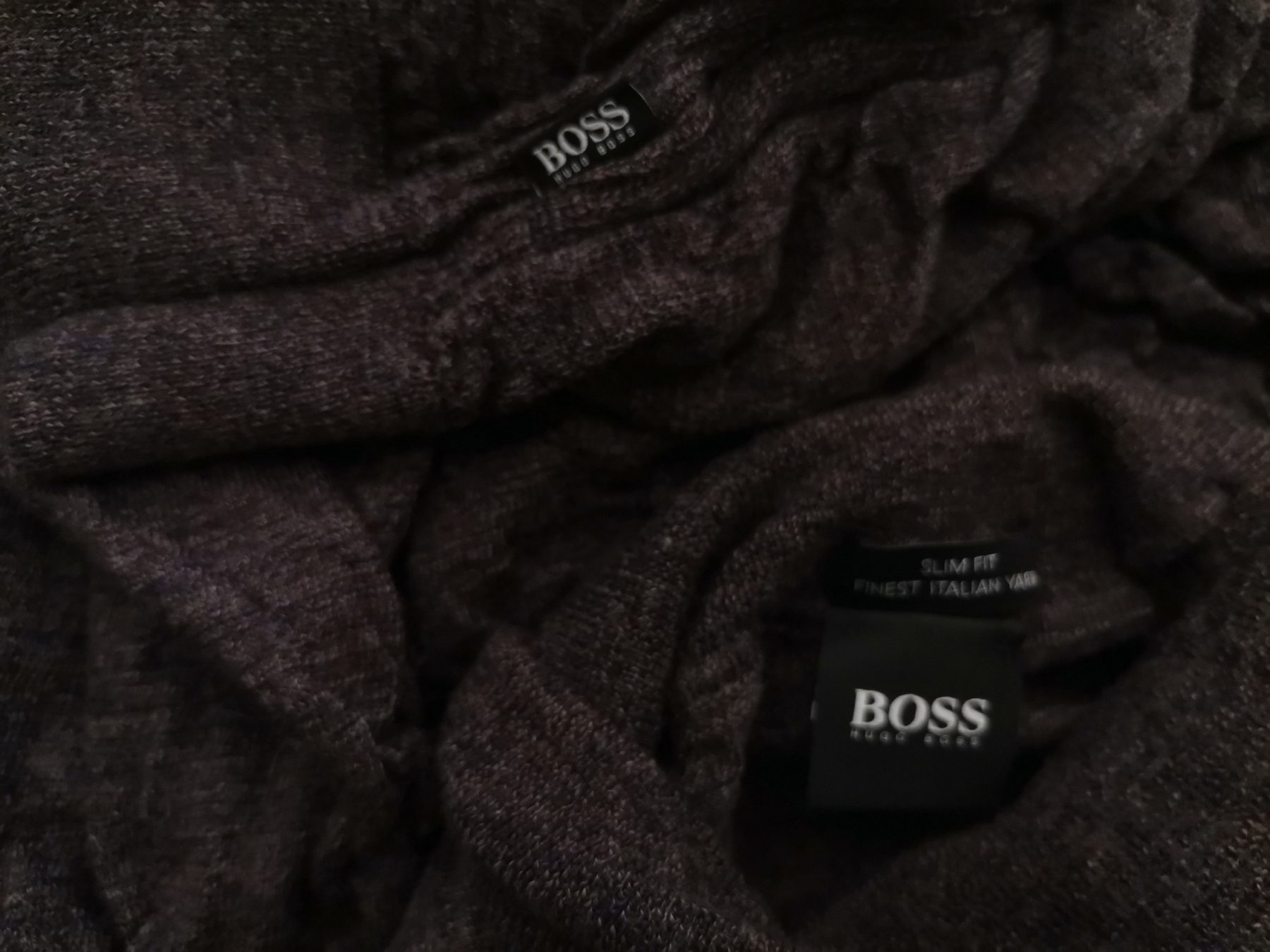 Hugo Boss Size M Color Brązowy Golf Sweter Długi rękaw Fabric Schurwolle Cienka dzianina