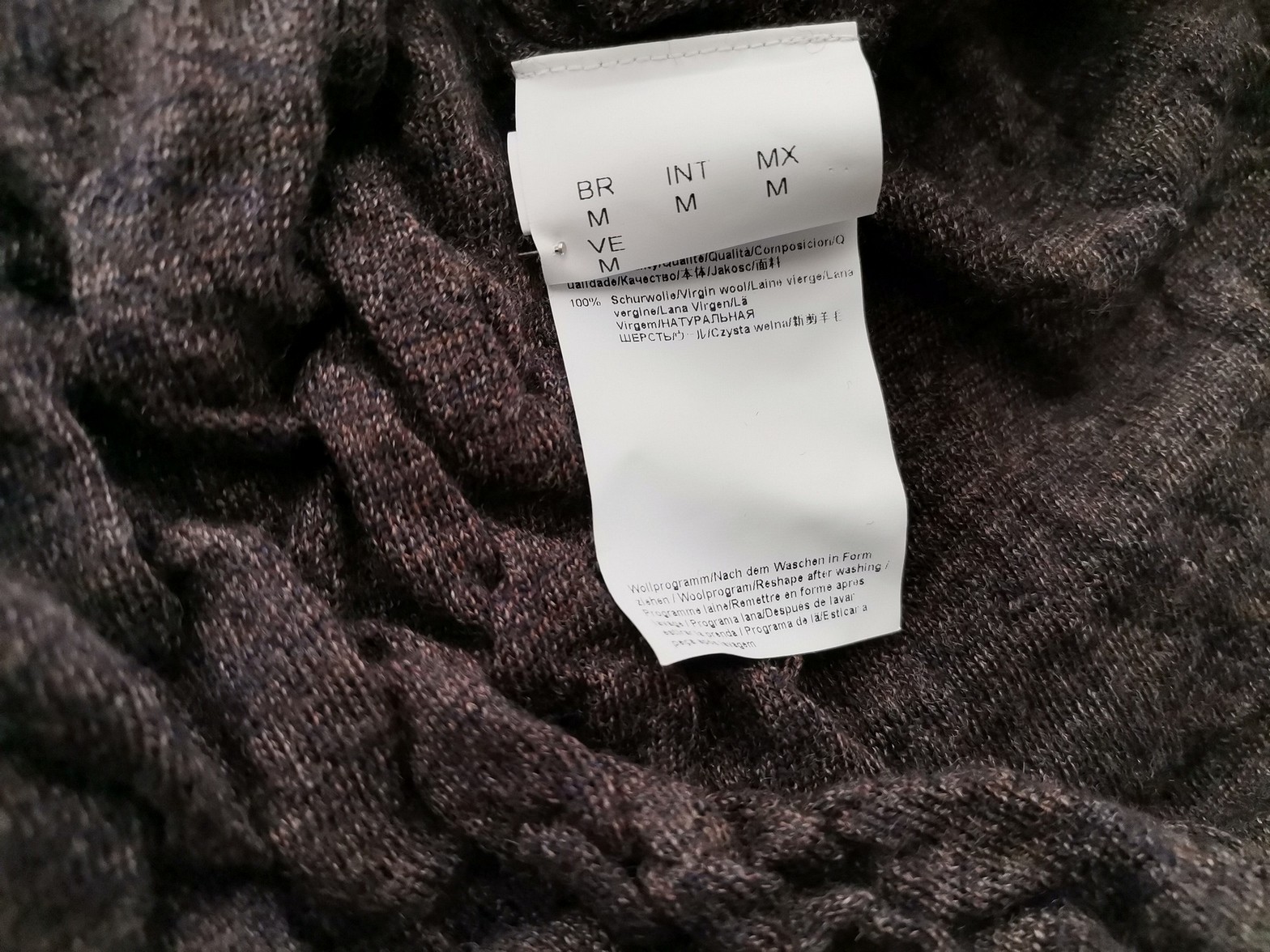 Hugo Boss Size M Color Brązowy Golf Sweter Długi rękaw Fabric Schurwolle Cienka dzianina