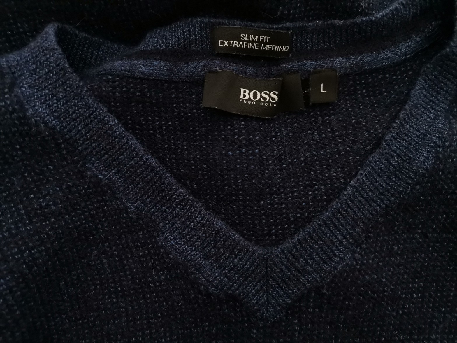 Hugo Boss Size L Color Granatowy W serek Sweter Długi rękaw Fabric Schurwolle Cienka dzianina