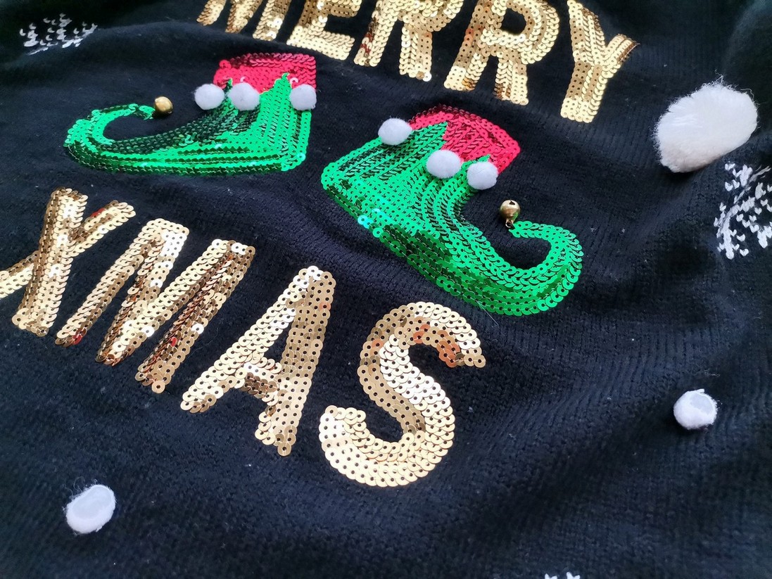 Merry Christmas Size 46/48 Color Czarny Crew Neck Sweter Świąteczny Gwiazdka Długi rękaw Cienka dzianina