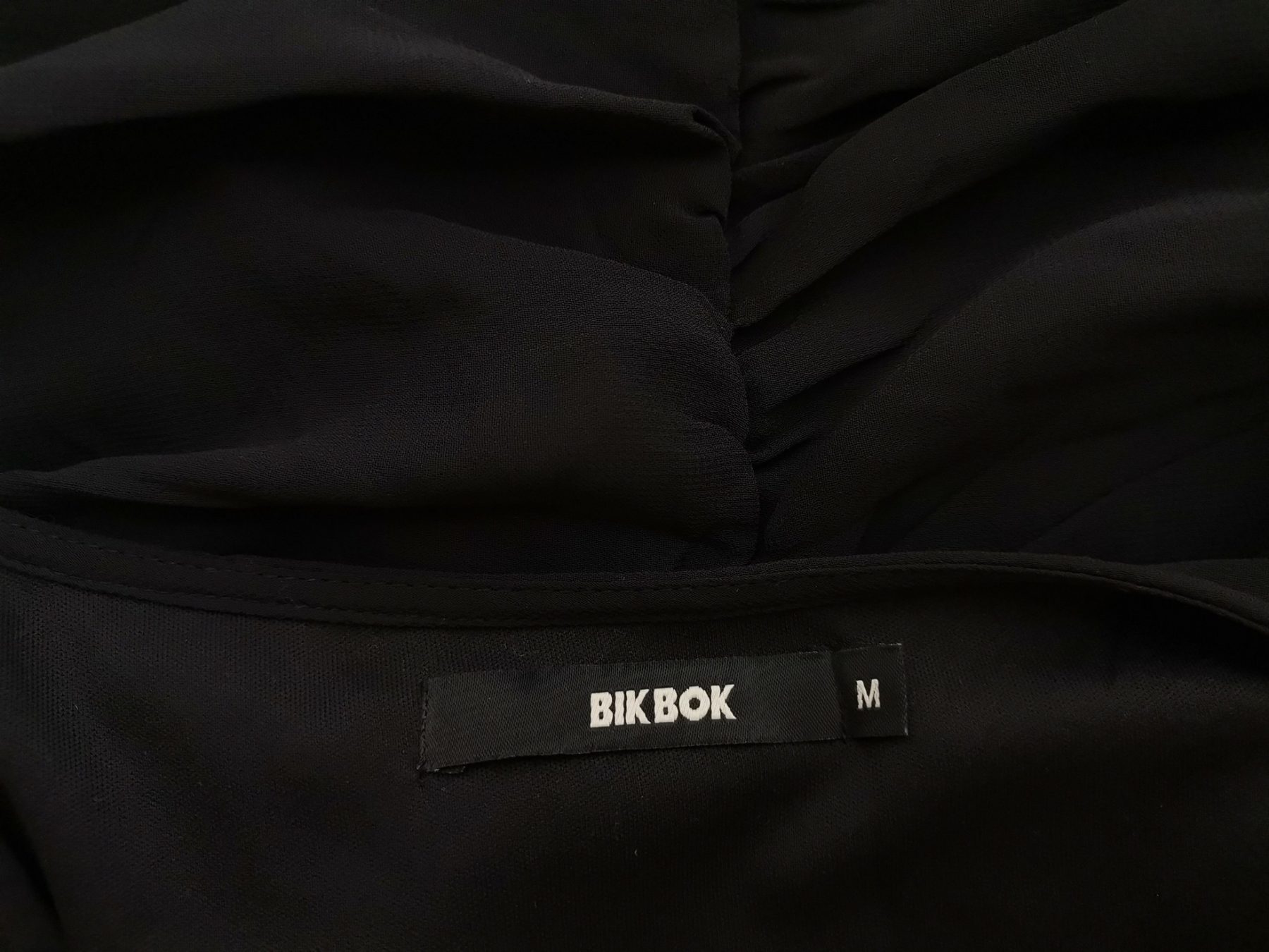 BIK BOK Size M Color Czarny W serek Sukienka Bodycon Długi rękaw Do Kolan