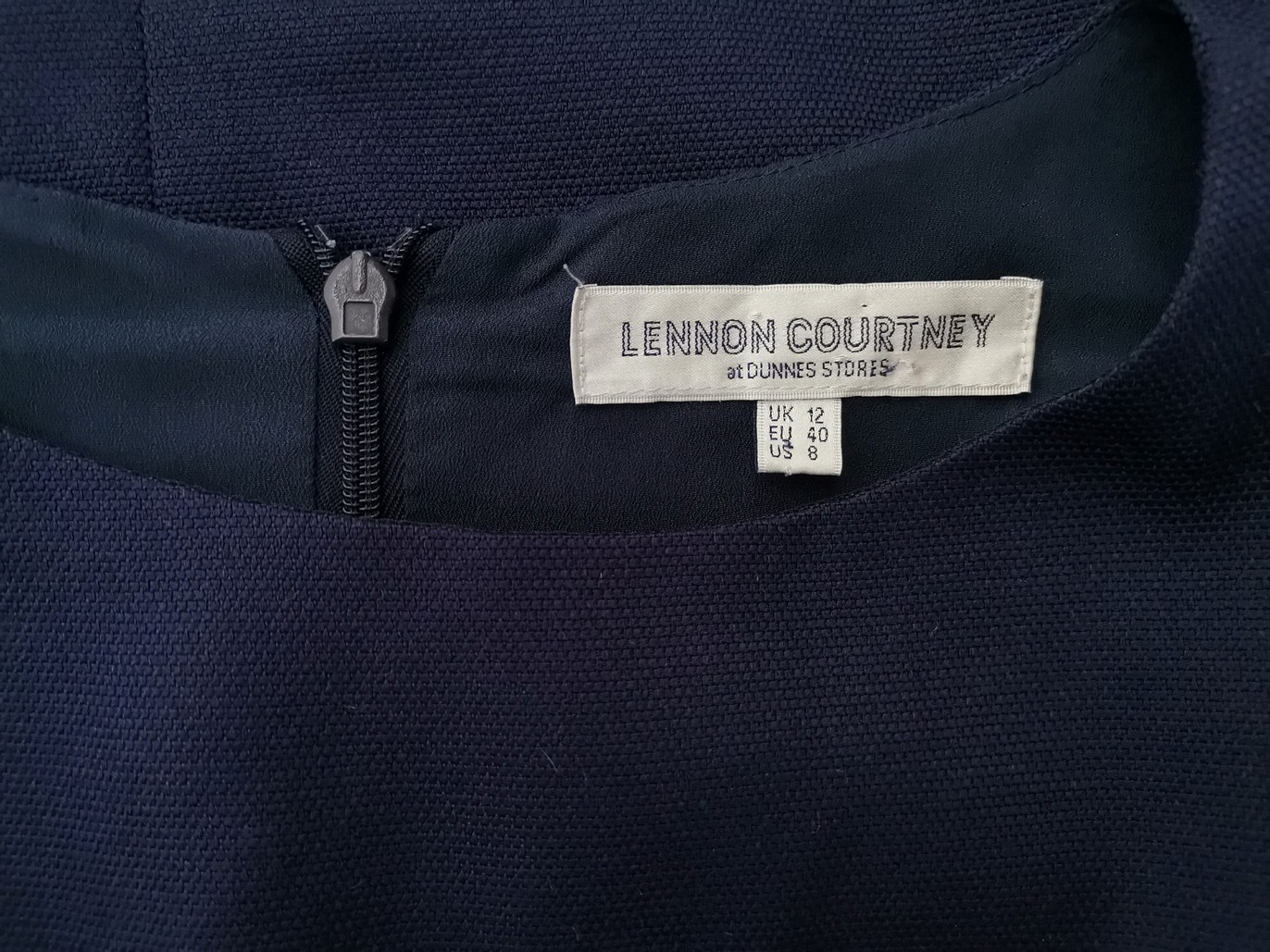 LENNON COURTNEY Size 12 (40) Color Granatowy Okrągły dekolt Sukienka Prosta Krótki rękaw Midi