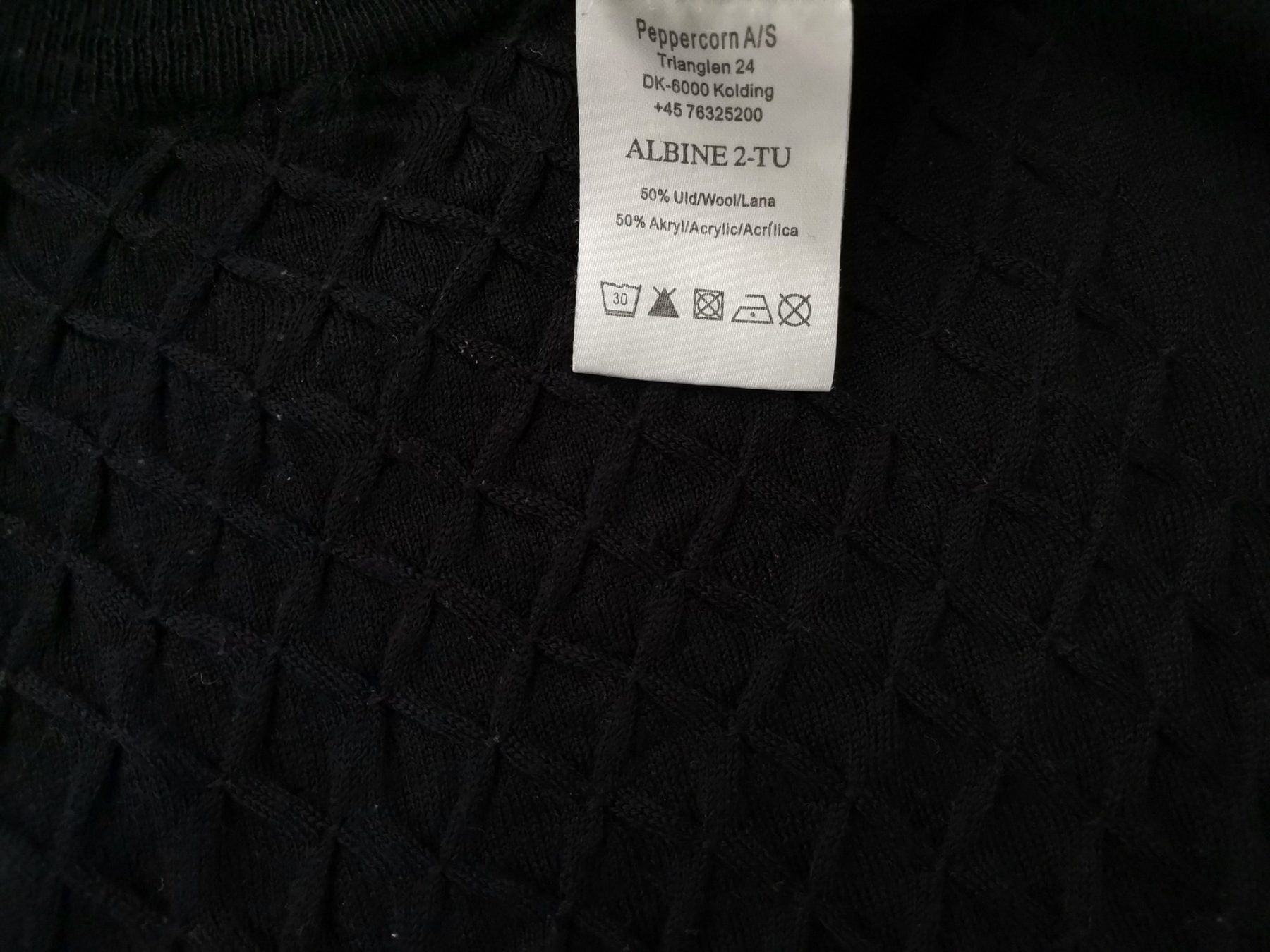 Peppercorn Size M Color Czarny Okrągły dekolt Sukienka Sweterkowa Rękaw 3/4 Do Kolan Fabric Wełna